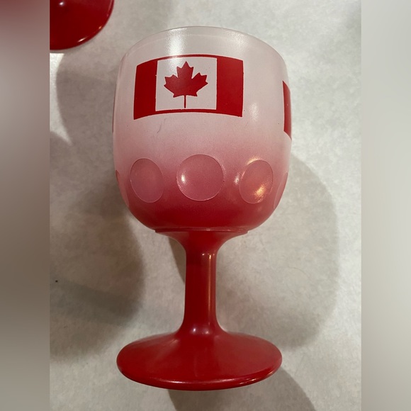 Set of 4 vintage Bartlett Collins thumbprint goblets Canada Flag pattern - Picture 7 of 8